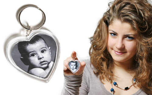 Portachiavi in plastica a forma di cuore personalizzabile con le tue foto per aprire le porte del tuo cuore con originalit&agrave; e stile